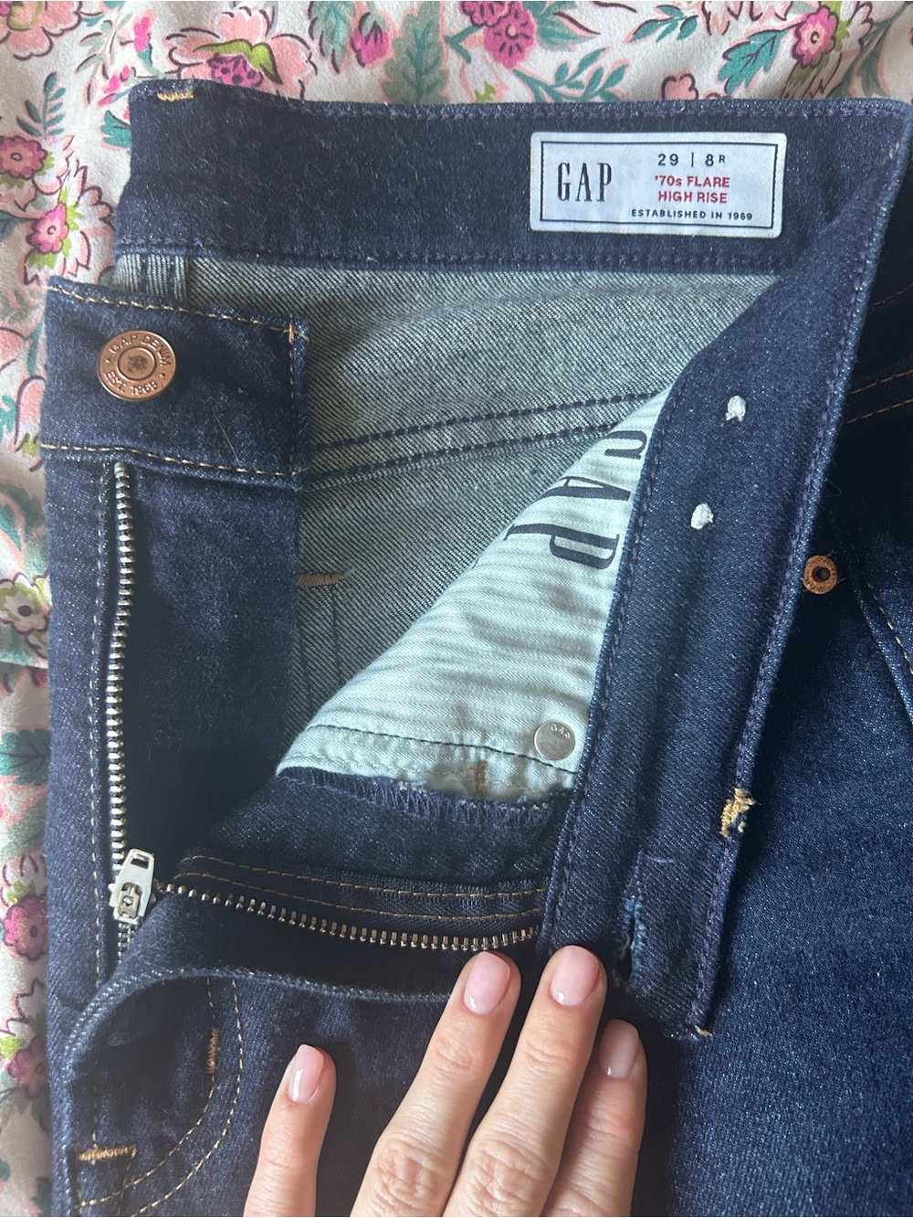 GAP Women’s Dark Blue Denim Jeans 70’s flare leg - Picture 7 of 8